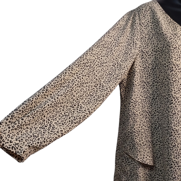 Chelsea & Theodore Blouse Women’s Leopard Print Crossover Hem V-Neck  Size Large - Picture 6 of 9